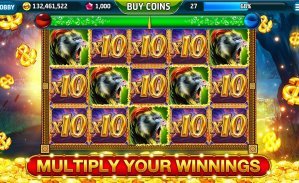Người chơi thao tác game bắn cá trên điện thoại tại club wc với giao diện tiếng Việt